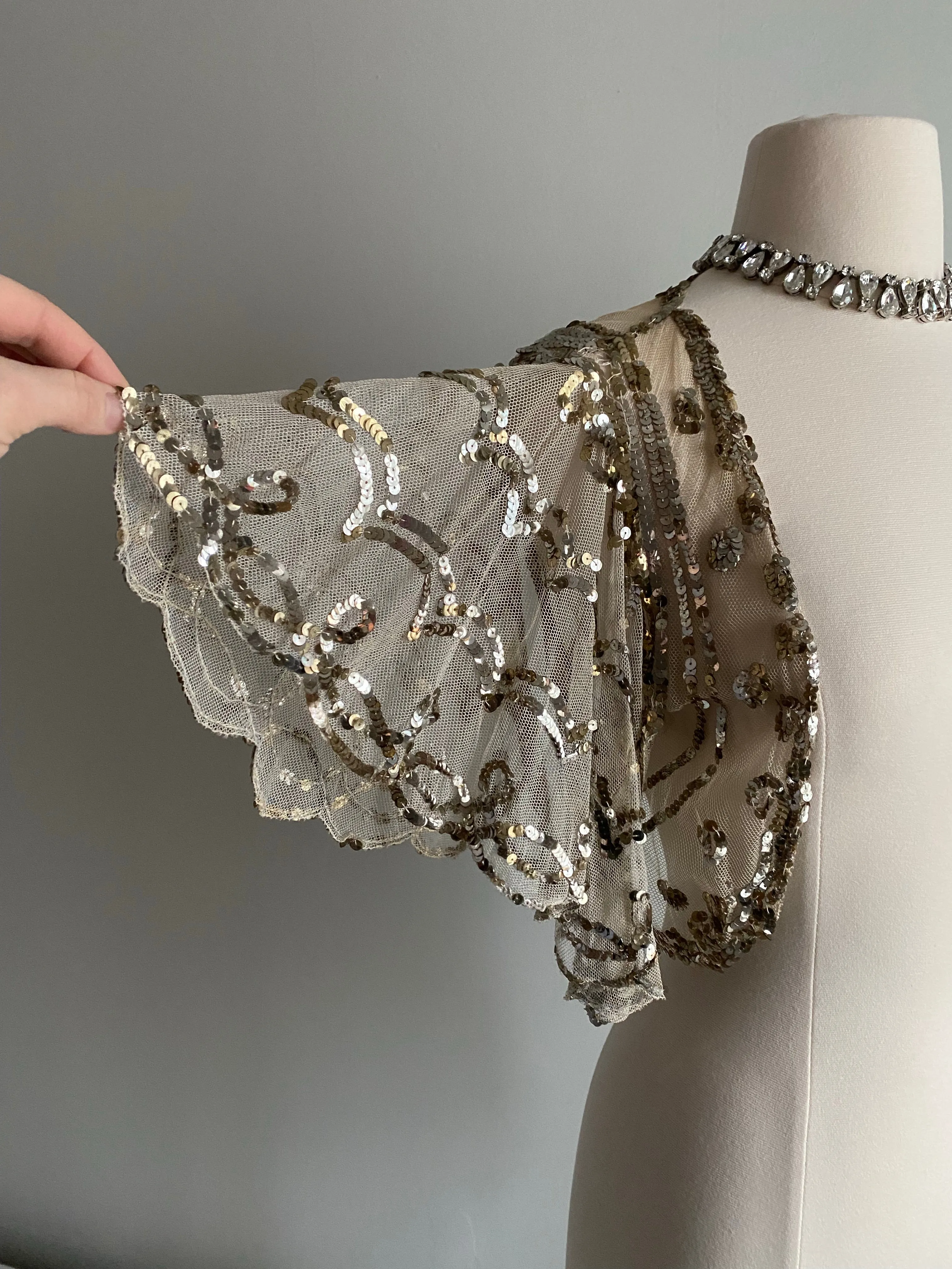 Ethereal 1930's Silver Sequined Bolero / XS