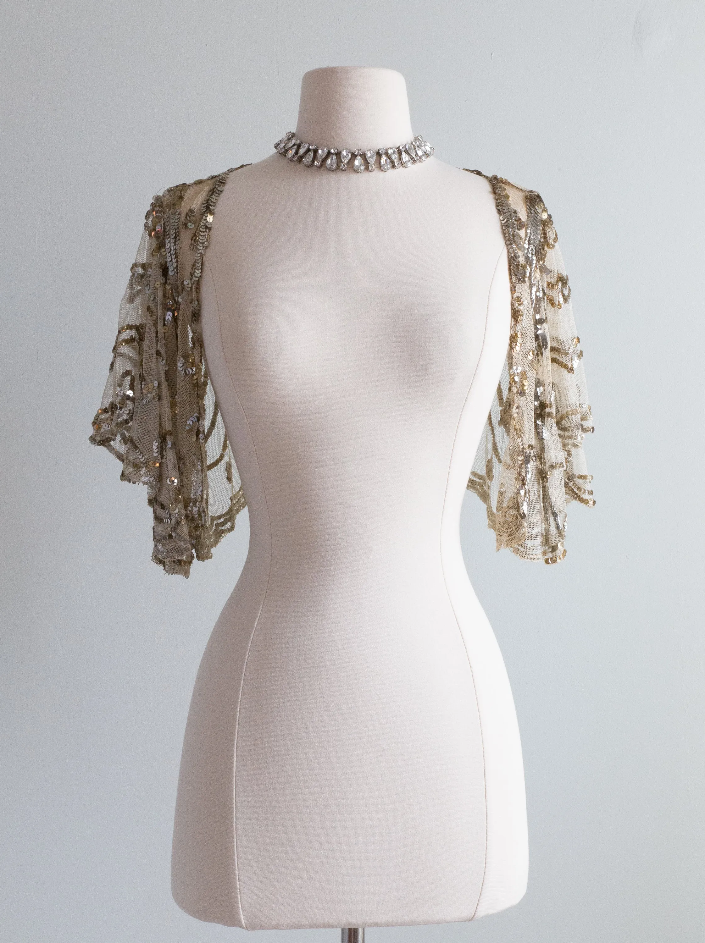 Ethereal 1930's Silver Sequined Bolero / XS